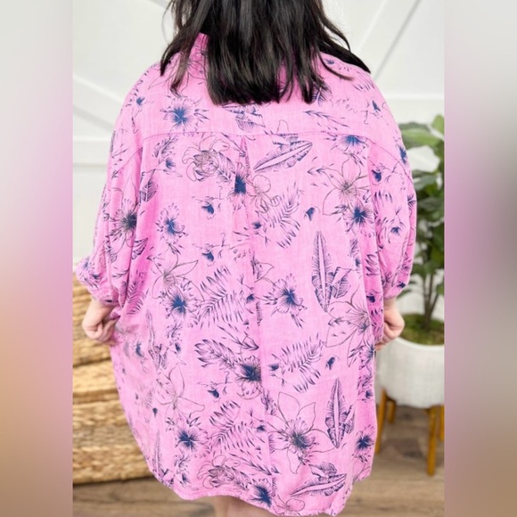 Women’s Easel button up Hawaiian shirt. Pink and blue size 2X. - Picture 3 of 6